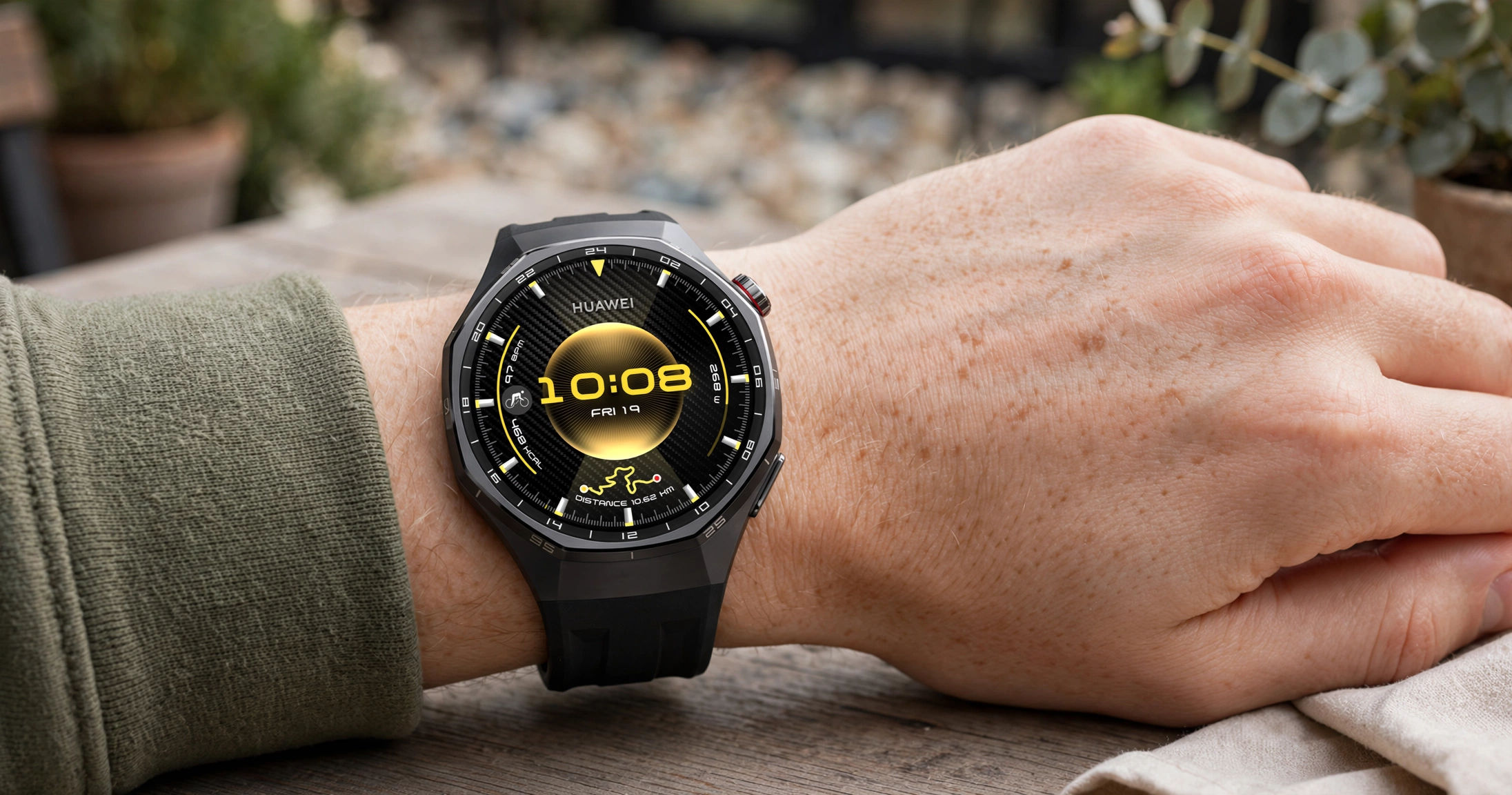 Smartwatch HUAWEI WATCH GT 6 Pro - relógio com tela AMOLED e pulseira preta